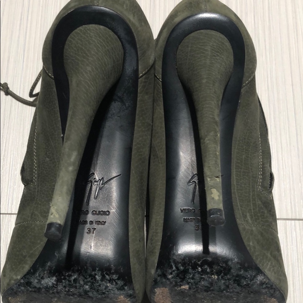 Giuseppe Zanotti open toe suede green booties - Picture 4 of 5